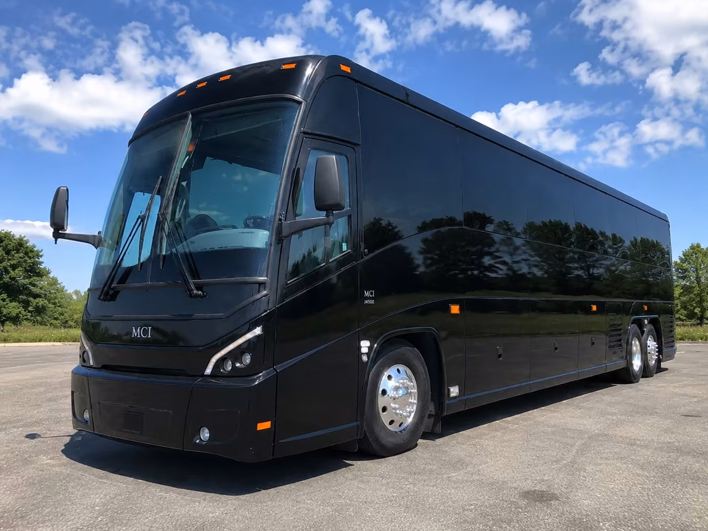 macon wedding transportation that keeps every guest on schedule